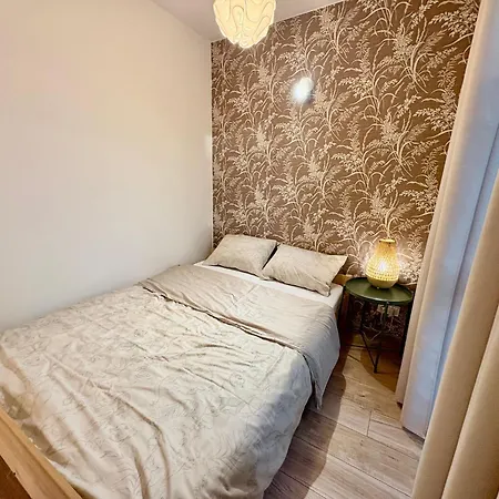 Pod Lipami Apartment *